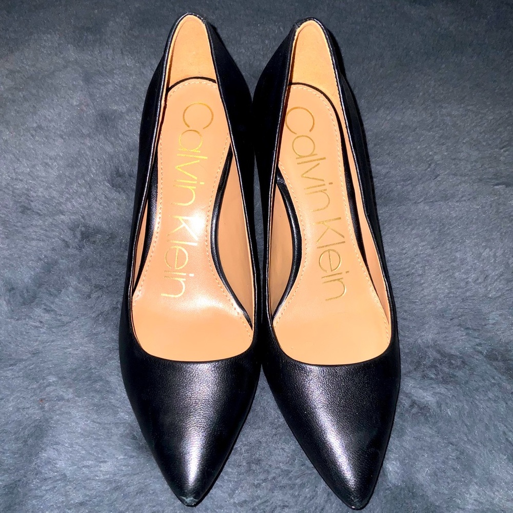 Black classic heels